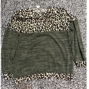Women's Long Sleeve Leopard Print Shirt. Very Comfy. Size XL. GUC